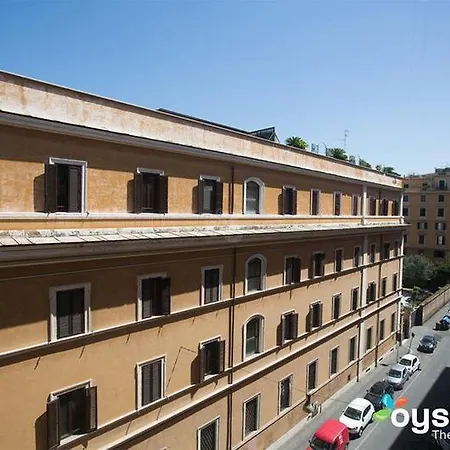 ゲストハウス Capricci Romani ローマ